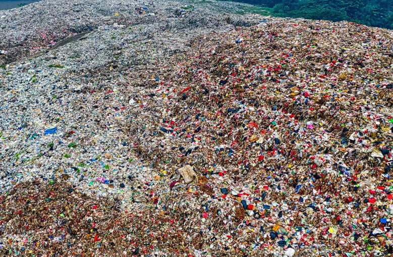 Tissu de destruction : L'impact dévastateur de la surproduction textile sur notre planète